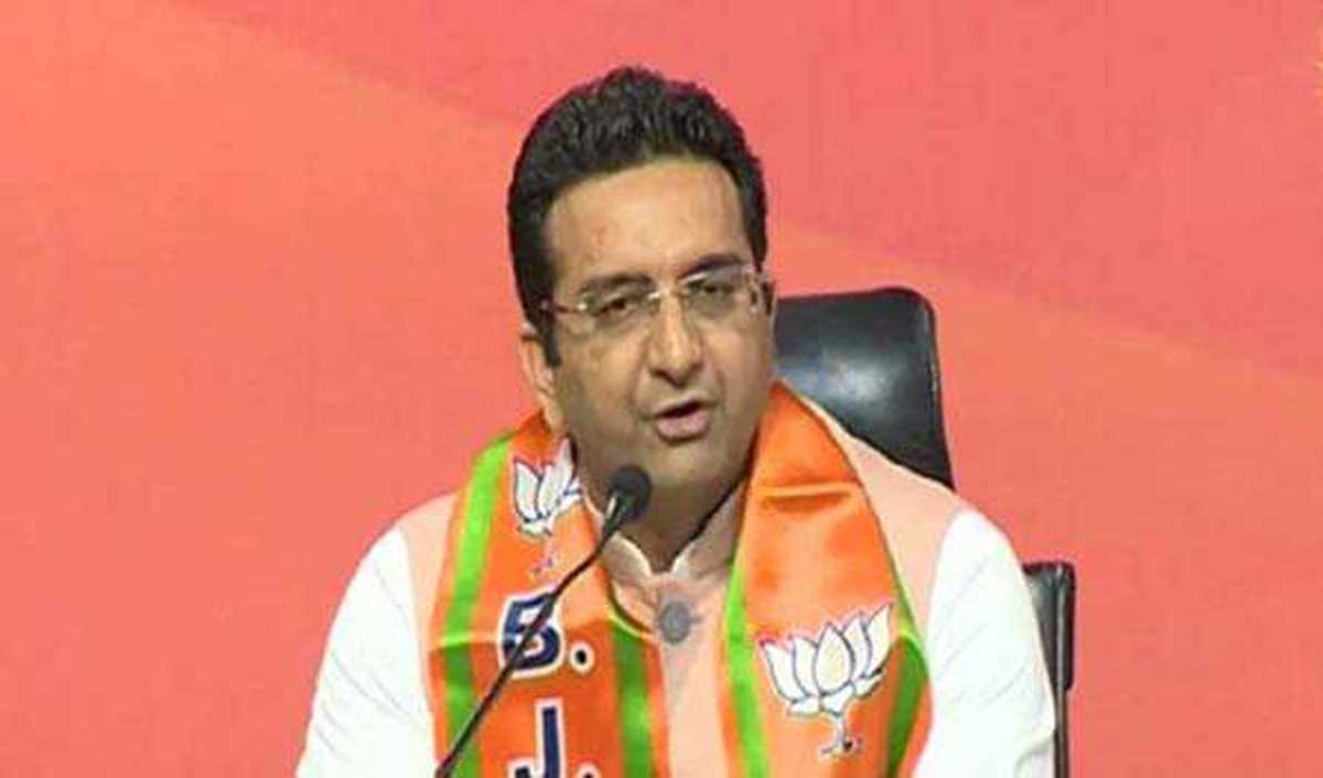 प्रदूषण नियंत्रण नहीं कर पा रहे हैं तो इस्तीफा दें केजरीवाल, मान : भाजपा